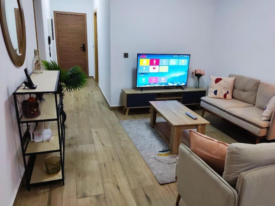 Superbe Appartement Avec Parking Gratuit Et Garde Dakar Ngoại thất bức ảnh
